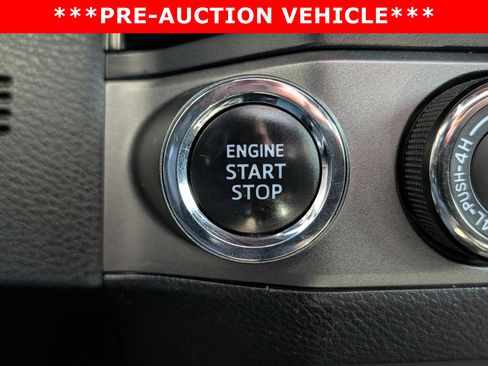 Used 2016 Toyota Tacoma TRD Off-Road w/ Premium & Technology Package AWD/4WD image 34