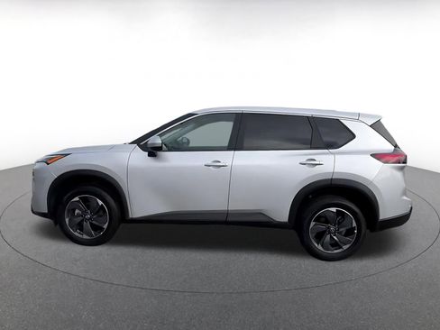 Used 2025 Nissan Rogue SV FWD image 9