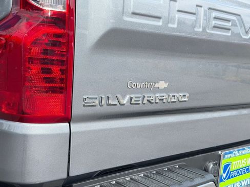 Used 2021 Chevrolet Silverado 1500 LT w/ Z71 Off-Road Package AWD/4WD image 35