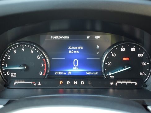 Used 2024 Ford Explorer XLT w/ Equipment Group 202A AWD/4WD image 17