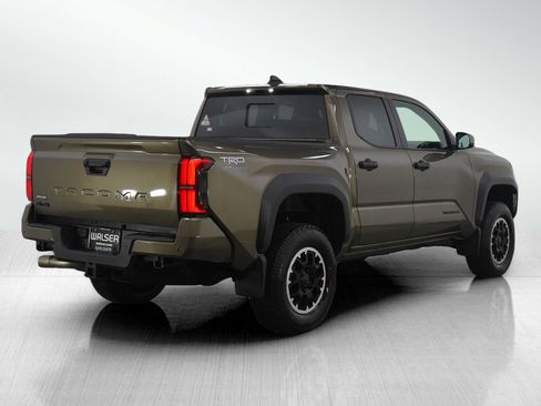 Used 2026 Toyota Tacoma TRD Off-Road w/ TRD Off Road Upgrade Package AWD/4WD image 5