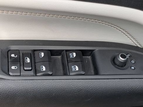 Used 2025 Jeep Compass Limited AWD/4WD image 15