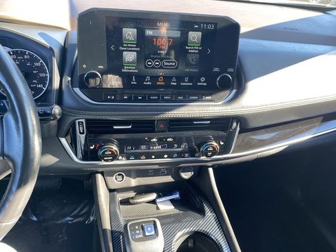 Used 2022 Nissan Rogue SL w/ SL Premium Package image 9