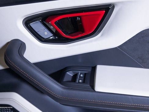 Used 2024 Lamborghini Urus S AWD/4WD image 40