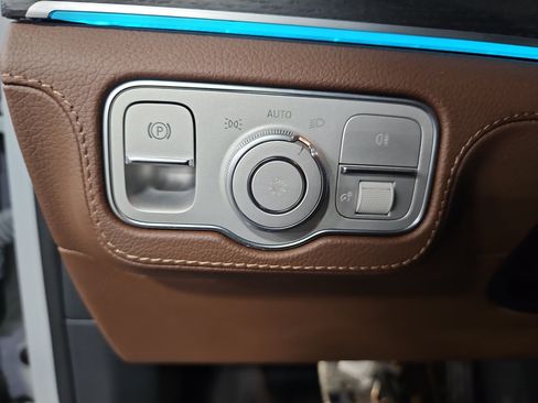 Used 2024 Mercedes-Benz GLE 350 4MATIC image 28
