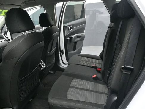 Used 2022 Kia Sorento LX image 14