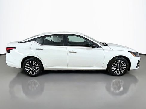 Used 2025 Nissan Altima 2.5 SV AWD/4WD image 13