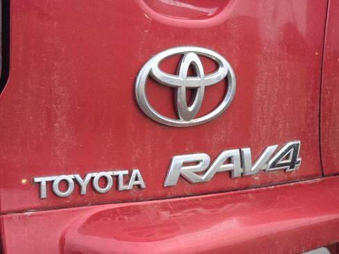 Used 2009 Toyota RAV4 Limited image 9