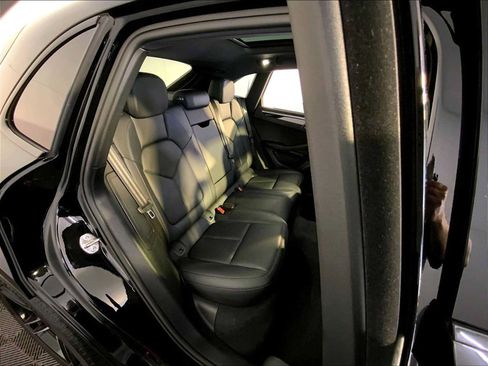 Certified 2021 Porsche Macan S AWD/4WD image 23