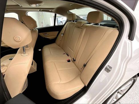 Used 2018 BMW 320i Sedan image 32