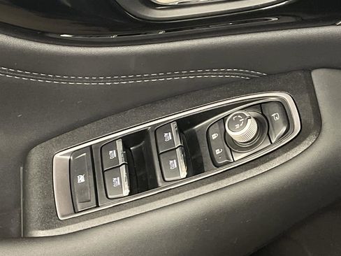 Used 2025 Subaru Outback Touring image 28