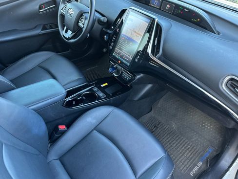Used 2022 Toyota Prius Prime Limited image 19