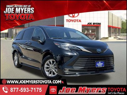 Used 2025 Toyota Sienna XLE