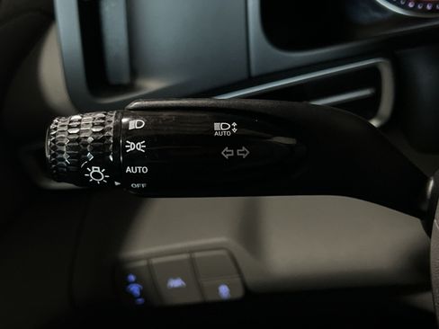 Used 2023 Hyundai Elantra SEL FWD image 23
