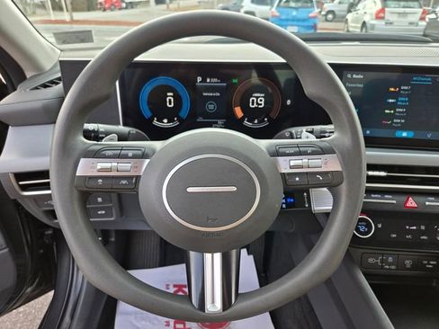 Used 2025 Hyundai Sonata SEL FWD image 30
