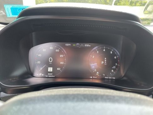 Used 2022 Volvo XC40 T5 R-Design w/ Advanced Package image 16