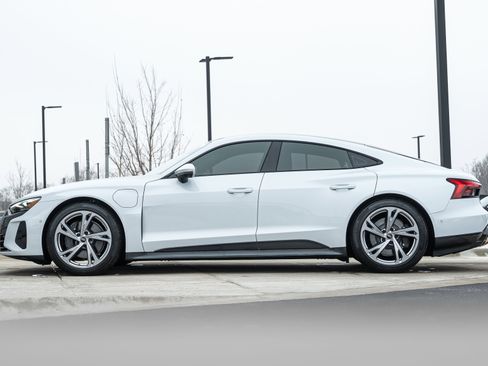 Used 2023 Audi e-tron GT Prestige w/ Prestige Package image 6