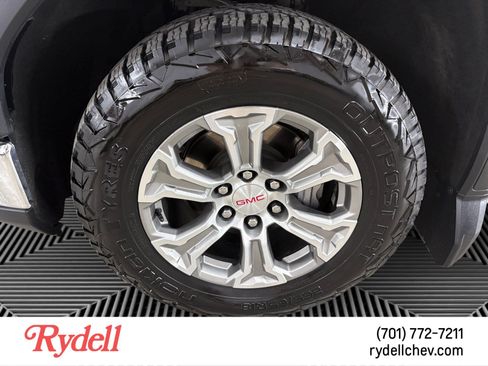 Used 2023 GMC Sierra 1500 SLE AWD/4WD image 9