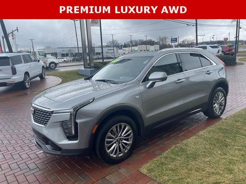 Used 2025 Cadillac XT4 Premium Luxury image 1