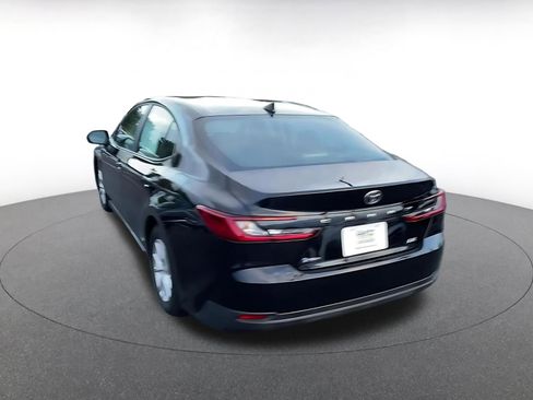 Used 2025 Toyota Camry LE image 11