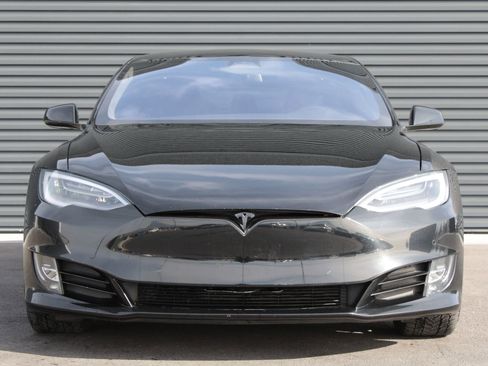 Used 2020 Tesla Model S Long Range image 2