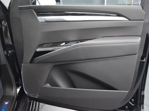 New 2026 Cadillac Escalade Sport w/ LPO, ONYX Package AWD/4WD image 37