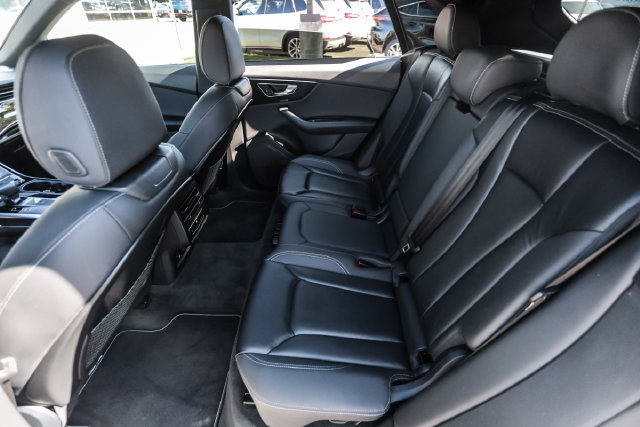 Used 2019 Audi Q8 Premium w/ Convenience Package AWD/4WD image 59