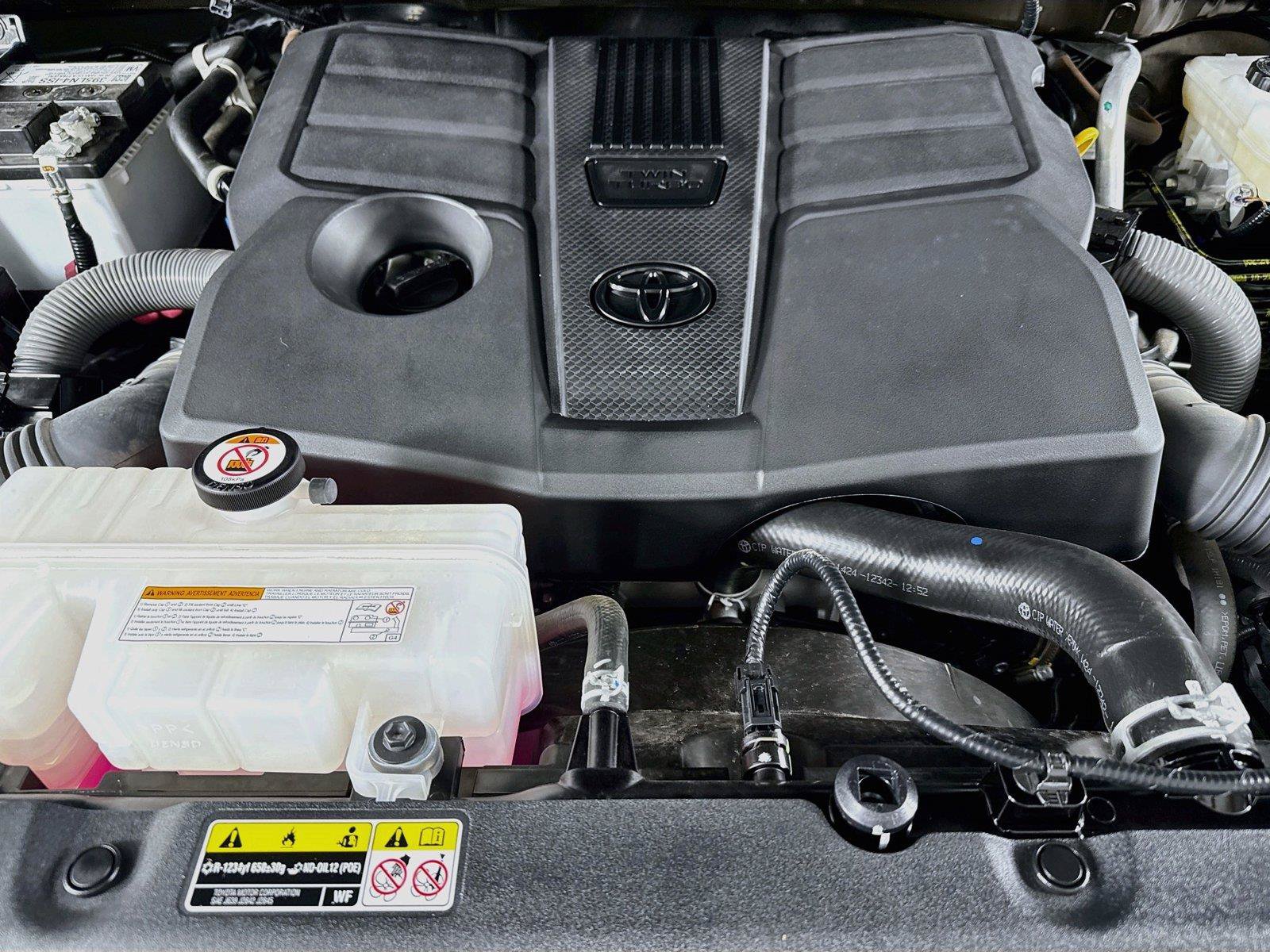 Used 2024 Toyota Tundra Limited AWD/4WD image 43