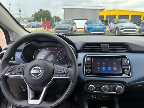 Used 2025 Nissan Versa SV FWD image 28