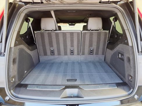 Used 2024 Cadillac Escalade ESV Premium Luxury image 21