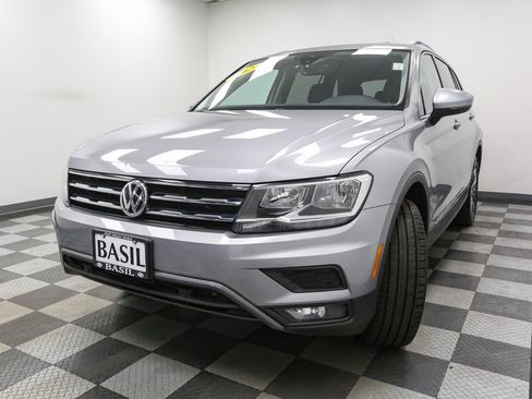 Used 2020 Volkswagen Tiguan SEL AWD/4WD image 4