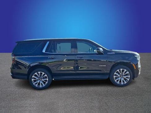 Used 2025 Chevrolet Tahoe High Country AWD/4WD image 3
