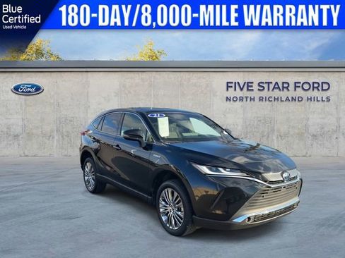 Used 2021 Toyota Venza Limited image 2