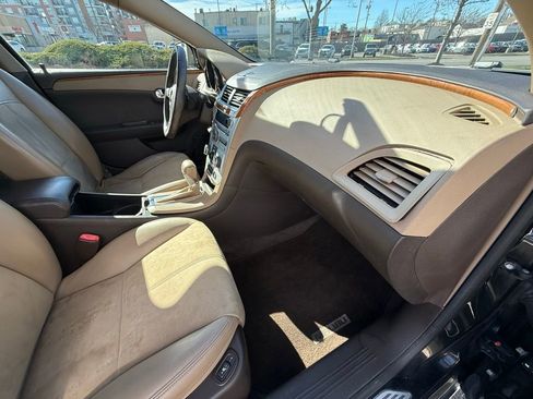 Used 2009 Chevrolet Malibu LT w/ HFV6 Engine Package image 40