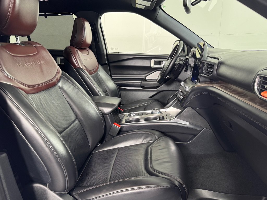 Used 2020 Ford Explorer Platinum w/ Premium Technology Package AWD/4WD image 30