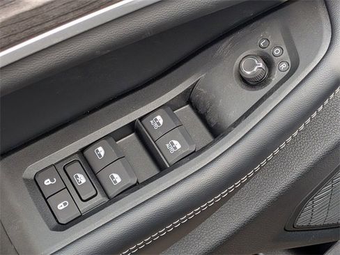 New 2025 Jeep Grand Cherokee L Limited image 21