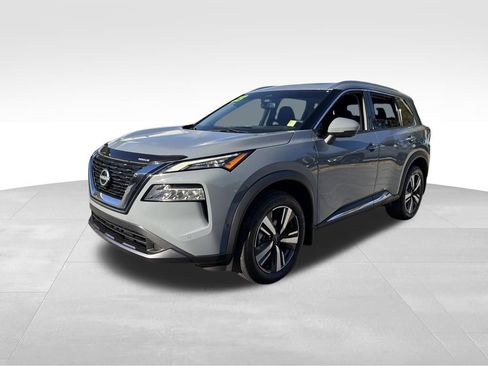 Used 2023 Nissan Rogue SL w/ SL Premium Package image 3