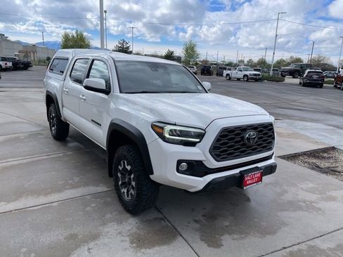 Used 2021 Toyota Tacoma TRD Off-Road w/ Technology Package AWD/4WD image 7