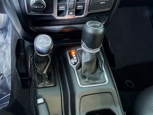 Used 2021 Jeep Wrangler Unlimited Sport image 10