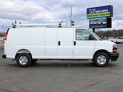 Used 2025 Chevrolet Express 2500 Extended w/ Communications Package image 8