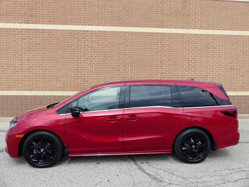 Used 2023 Honda Odyssey Sport image 5