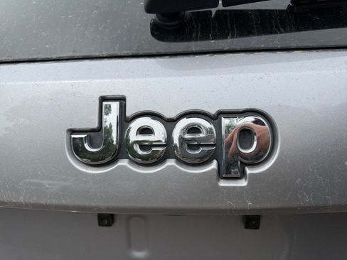 Used 2019 Jeep Grand Cherokee Limited AWD/4WD image 22