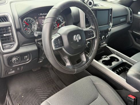 Used 2022 RAM 1500 Big Horn w/ Night Edition AWD/4WD image 4