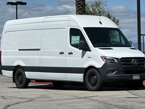 New 2024 Mercedes-Benz eSprinter 170 Cargo image 9