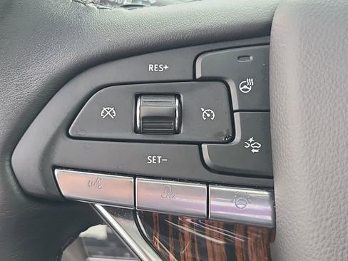 Used 2024 Cadillac Escalade ESV Premium Luxury w/ Performance Package AWD/4WD image 25