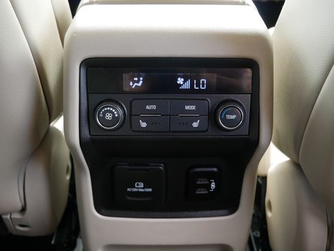 Used 2018 GMC Acadia Denali w/ Technology Package AWD/4WD image 12