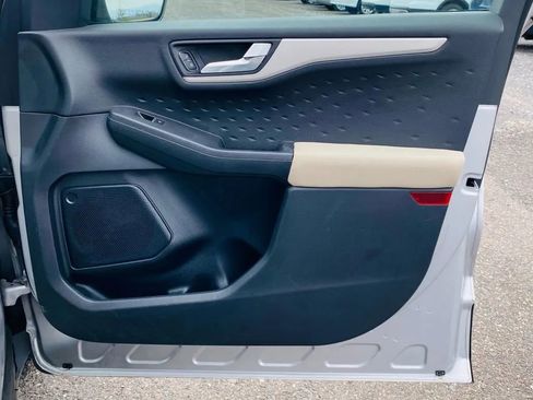 Used 2020 Ford Escape SE image 35