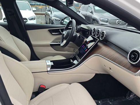 Used 2025 Mercedes-Benz C 300 Sedan image 10