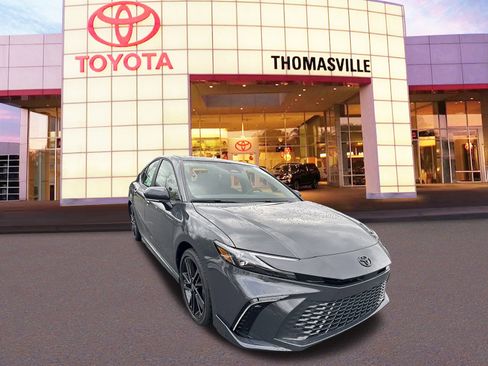 New 2025 Toyota Camry Hybrid image 3