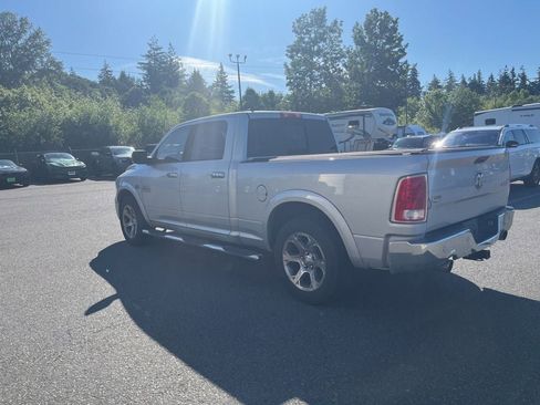 Used 2014 RAM 1500 Laramie w/ Convenience Group AWD/4WD image 2